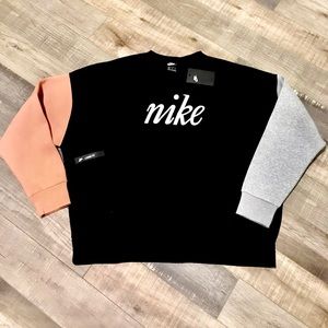 NWT Nike color block sweatshirt